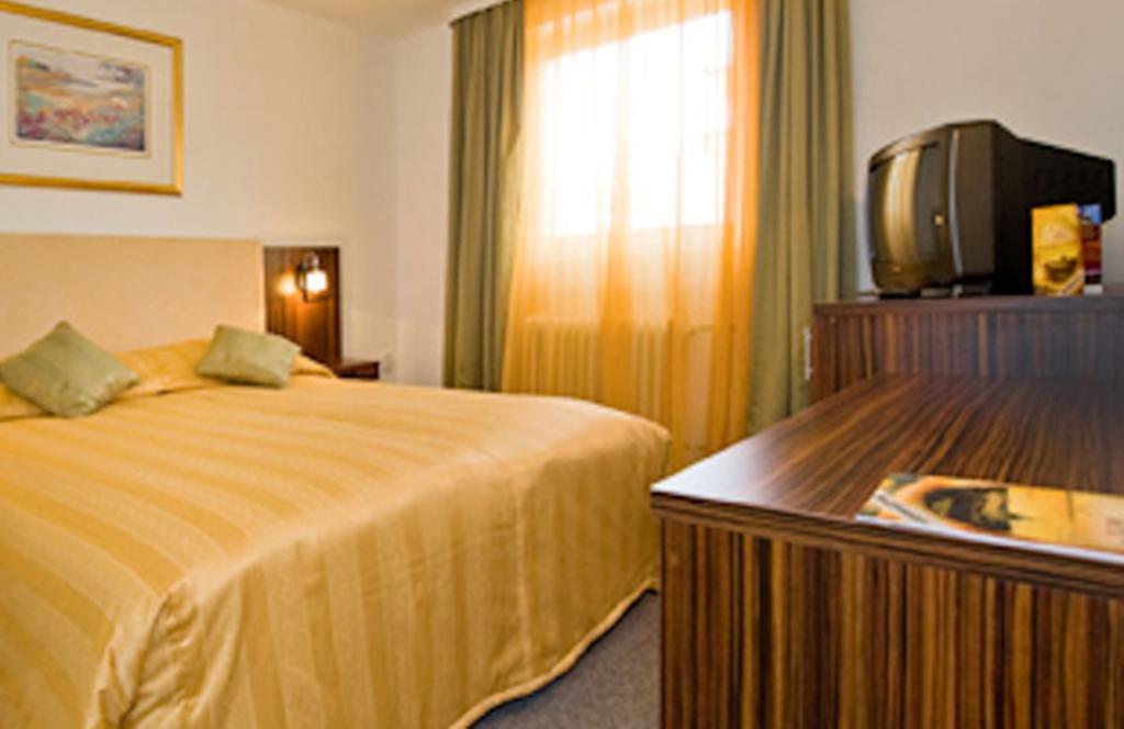 Hotel Rex Sighişoara Rum bild